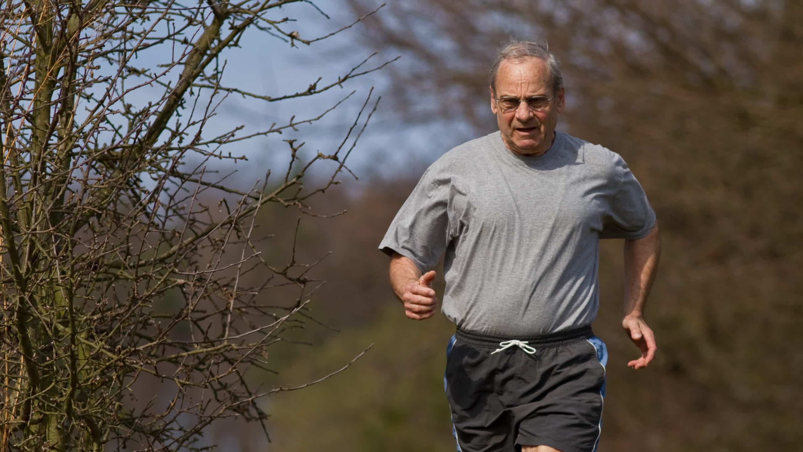 Allenamento cardio per over 60 senza palestra