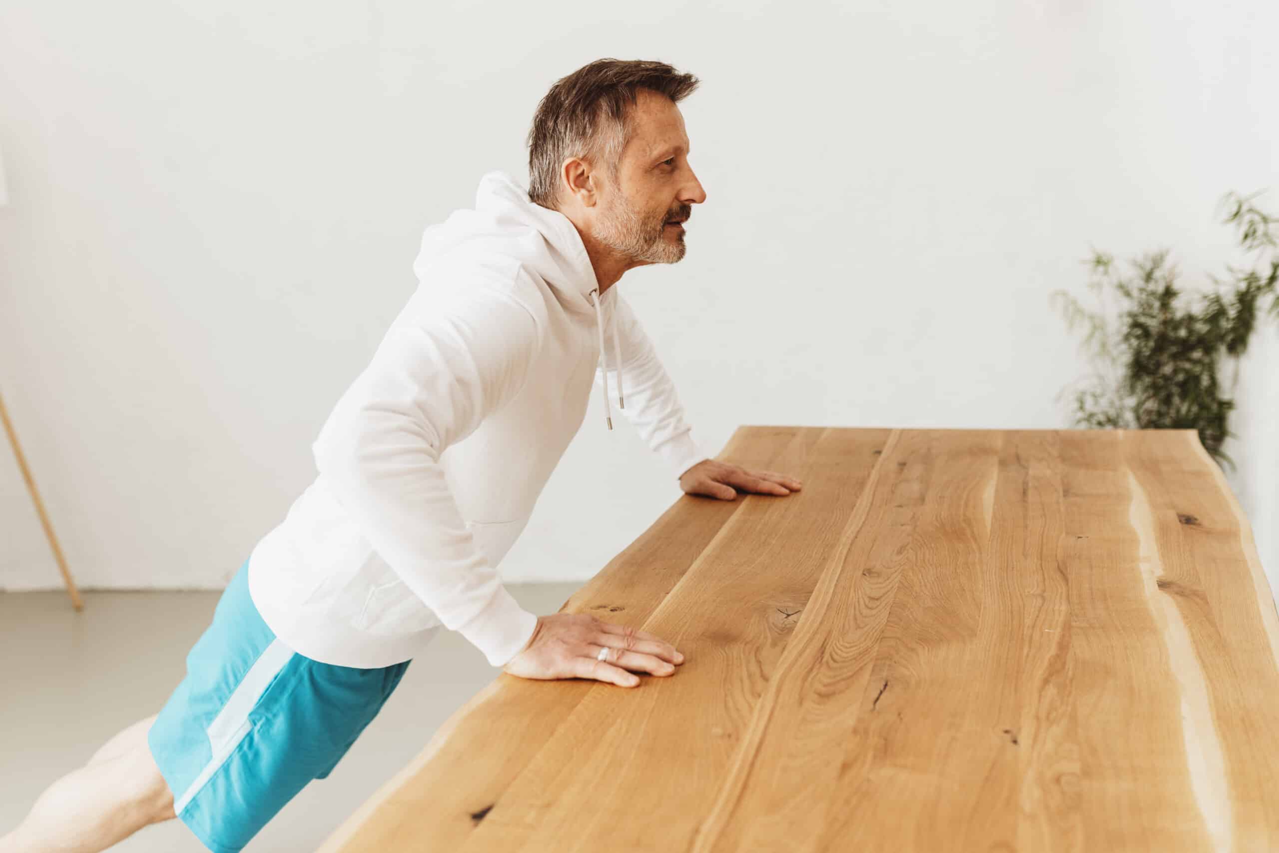 5 esercizi per le braccia da fare a casa