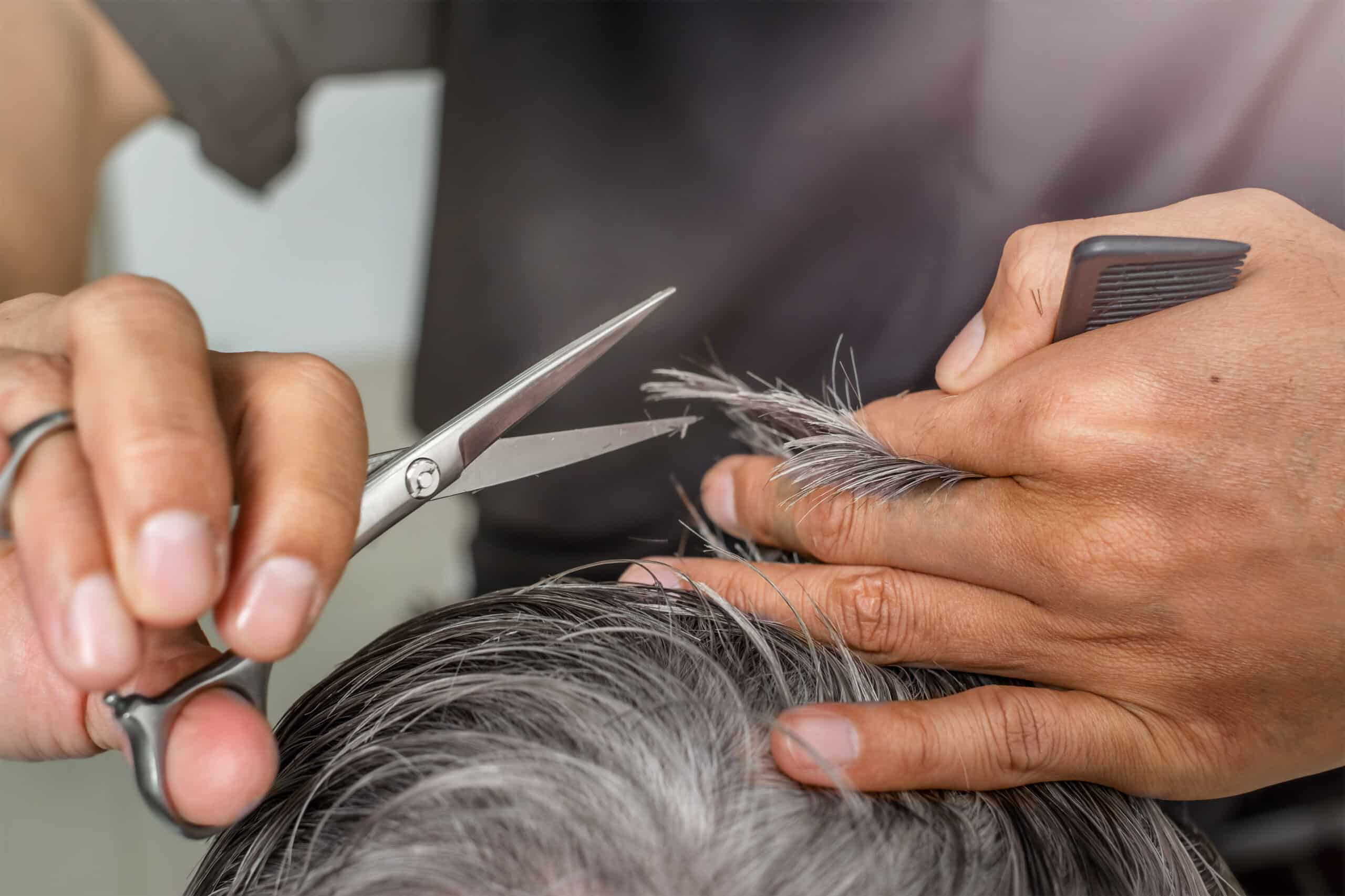 acconciatura che ringiovanisce le donne